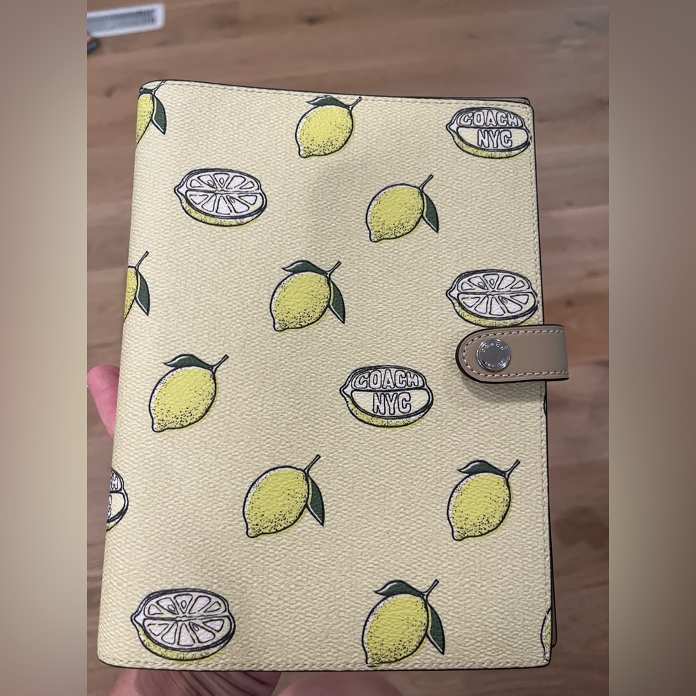 Coach Lemon notebook ccver